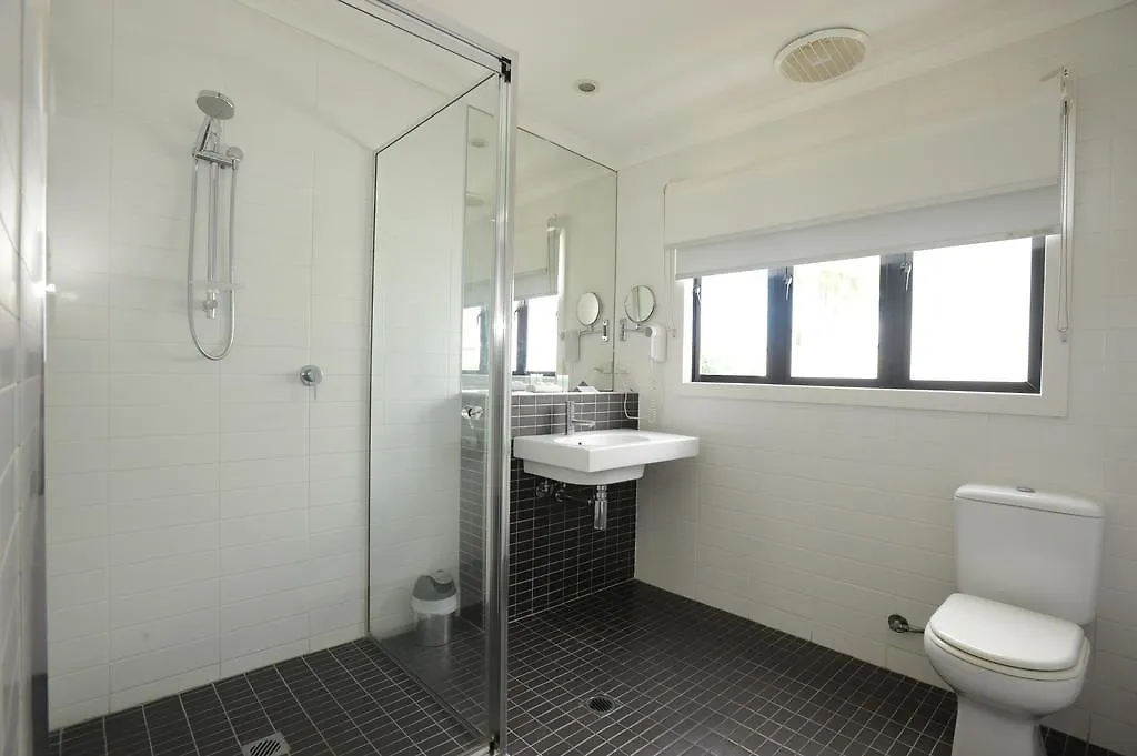Shoredrive Motel Townsville 3*,  Australia